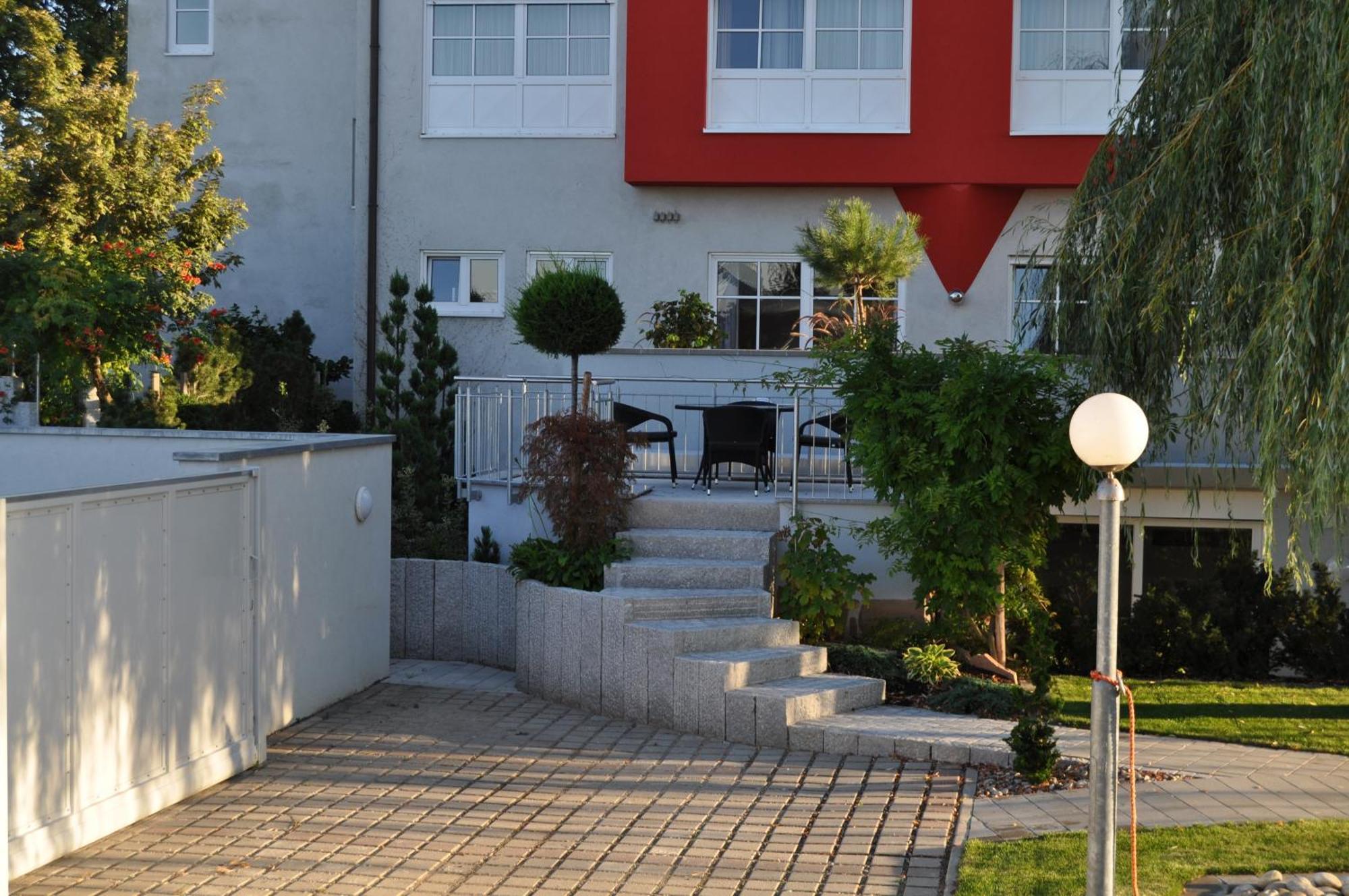 KIRCHERS PARK-HOTEL KAISERSTUHL Garni Endingen am Kaiserstuhl Exterior foto